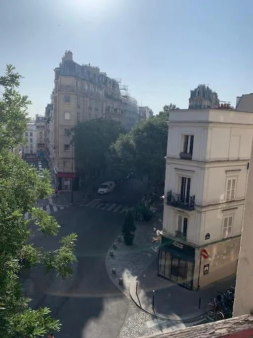 Apartment Haussmanien Au Coeur Du Village Montmartre !