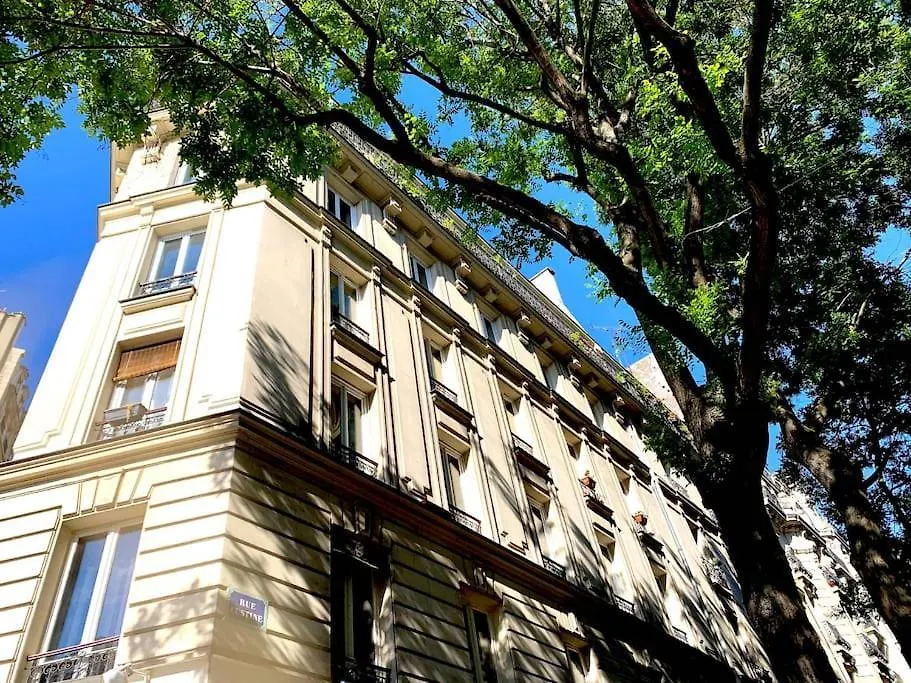 Haussmanien Au Coeur Du Village Montmartre ! *